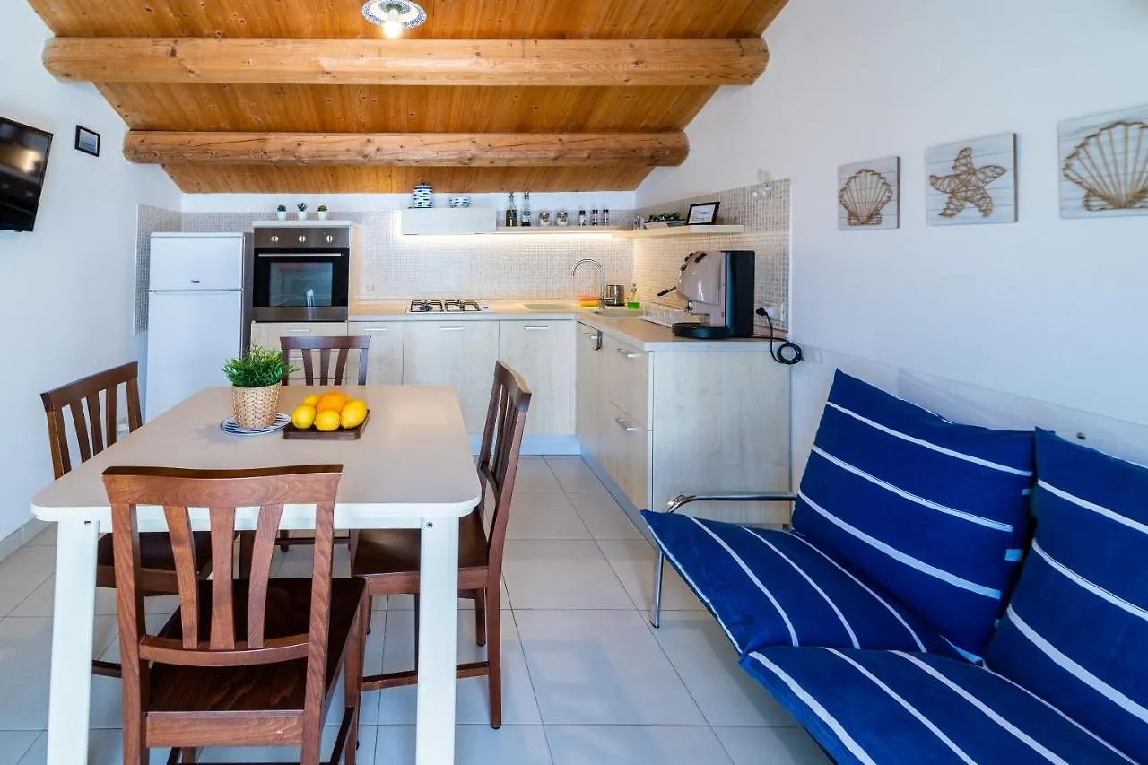 Appartamento Saltwater Con Parcheggio Privato Marina di Ragusa 0*,  Italia